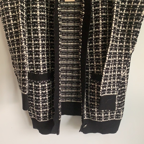 Black & White Cardigan - Picture 4 of 4